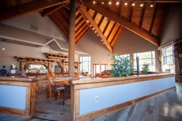 The Retreat On Charleston Peak Hotel Mount Charleston Екстериор снимка
